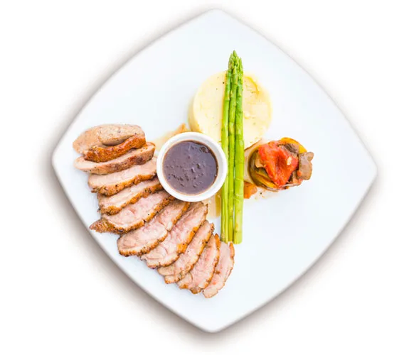 Assiette servie pendant une pause au parc